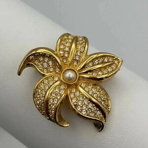 Christan Dior 80s Gold Plated Brooch Crystal faux pearl flower brooch vi…